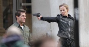 edge-of-tomorrow-tom-cruise-and-emily-blunt-2